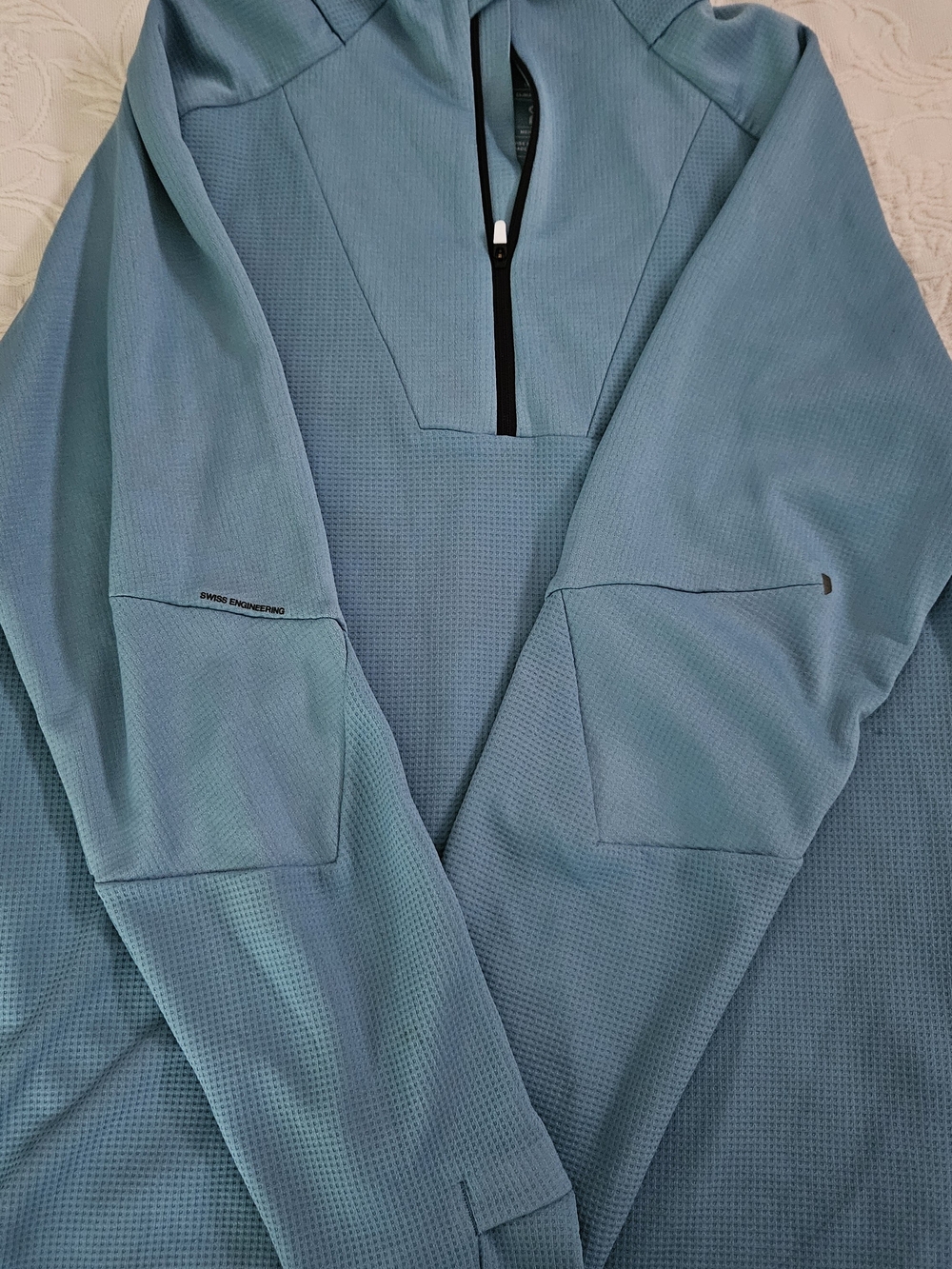 On Running Climate Lightweight 1/4 Zip Pullover - Picture 10 of 10